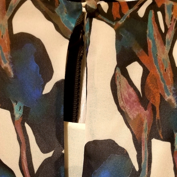 Bebe Asymmetrical Top - Picture 5 of 5